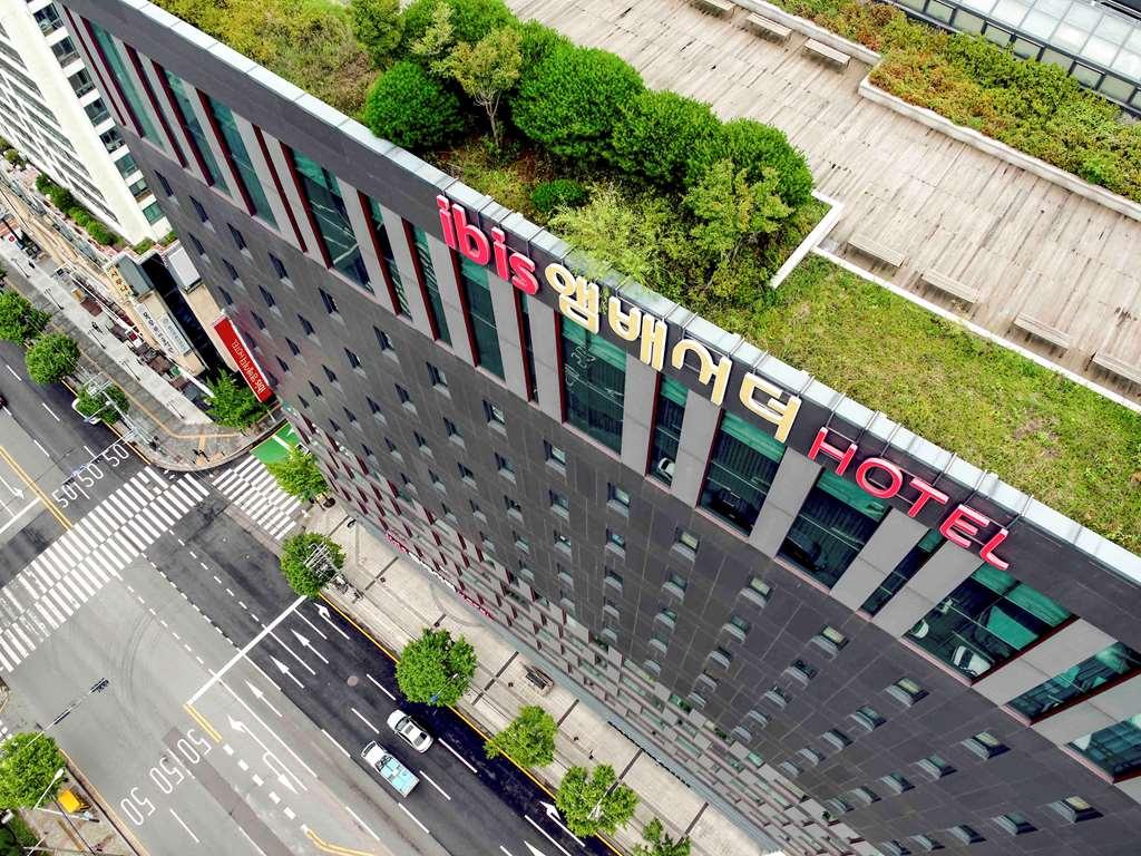 Ibis Ambassador Suwon Hotel Bagian luar foto