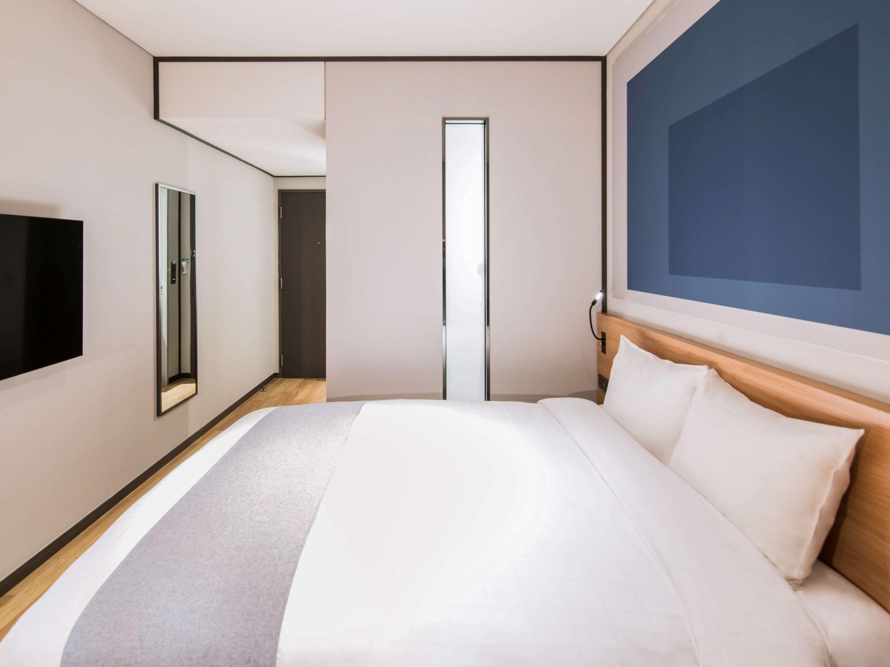 Ibis Ambassador Suwon Hotel Bagian luar foto