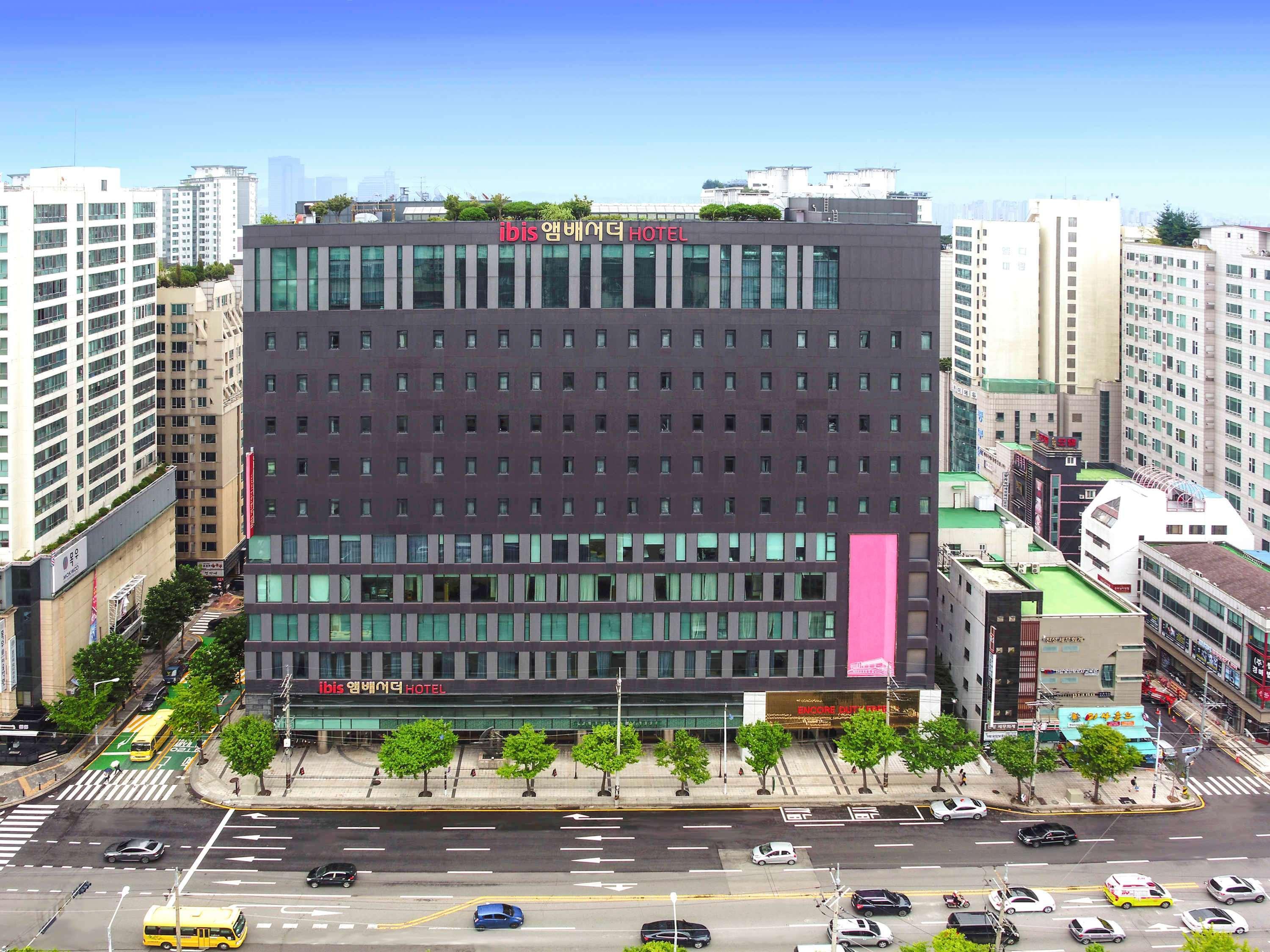 Ibis Ambassador Suwon Hotel Bagian luar foto