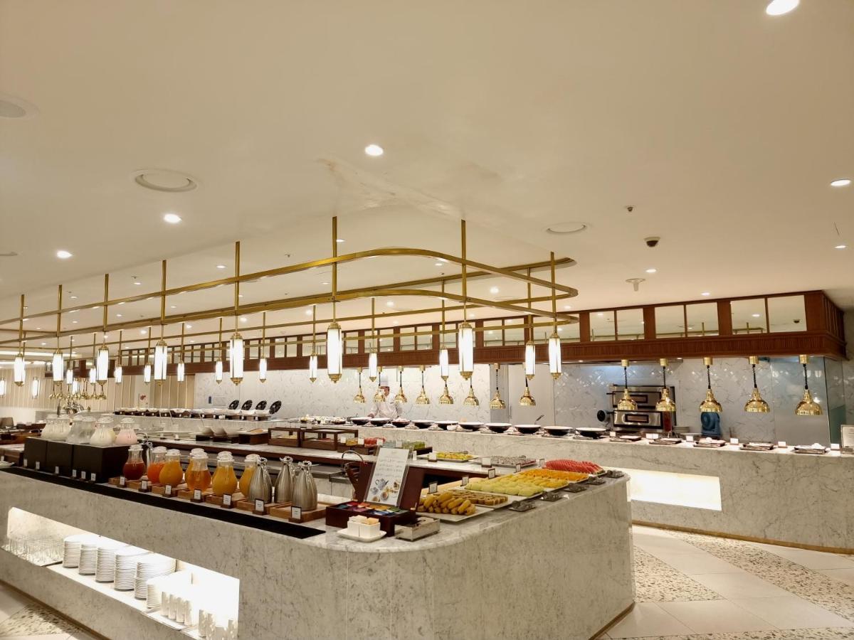 Ibis Ambassador Suwon Hotel Bagian luar foto